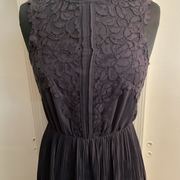 🤍NWT Navy Blue Pleated Chiffon Dress - Picture 2 of 5